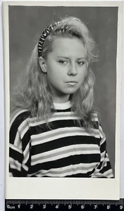 Pretty Cute Young Women Charming Attractive Girls Long Hair Snapshot Old Photo - Picture 1 of 3