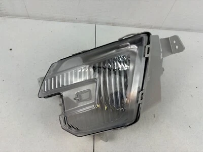TYC | Luz antiniebla halógena lado del conductor izquierda Ford Explorer 2016-2019 Foto 1 de 4