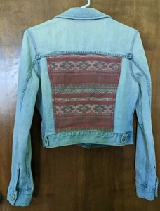 American Eagle Aztec Ethnic BoHo Embroidery Light Wash Denim Jean Jacket Size M - Picture 1 of 9