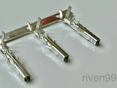 MOLEX Mini-Fit Jr. Female 4.2mm Crimp Terminal, 5556T, 18-24AWG, 22+22, Pack/Lot - Image 1 of 3