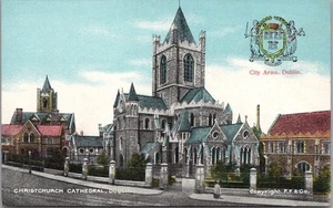 Vintage 1910s Dublin, IRELAND Postcard "CHRISTCHURCH CATHEDRAL" Street View - Imagen 1 de 2