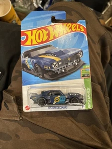Hot Wheels Custom 1968 Camaro 228/250 HW SLAMMED 2/5 New On International Card - Picture 1 of 3