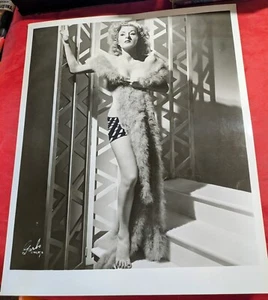VTG PAT AMBER HALLADAY BURLESQUE DANCER ORIG B&W PHOTO 8x10 Garbo Chicago 1950s - Picture 1 of 7
