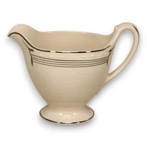 Homer Laughlin Eggshell Georgian D 41 N 5 Creamer Pitcher USA Vintage - Picture 1 of 4