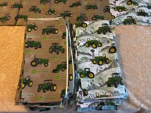 MENGE ACHTZIG 12 X 22 ZOLL STÜCKE JOHN DEERE TRAKTOR STOFF 2 DESIGNS - Bild 1 von 3
