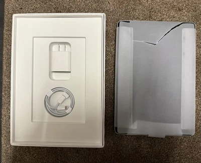 Apple iPad 9th Gen. 64GB, Wi-Fi, 10.2 in - Silver - Image 1 of 3