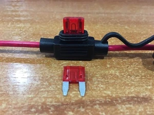 Inline Blade Fuse Holder - 10 Amp - Mini/Small Type 14 AWG Wire & 2 x Free Fuses - Picture 1 of 10
