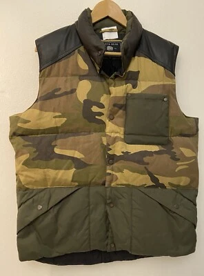 NWT Penfield BLACK BEAR Goose Down Vest Leather Trim Camo Green XL - Image 1 of 4