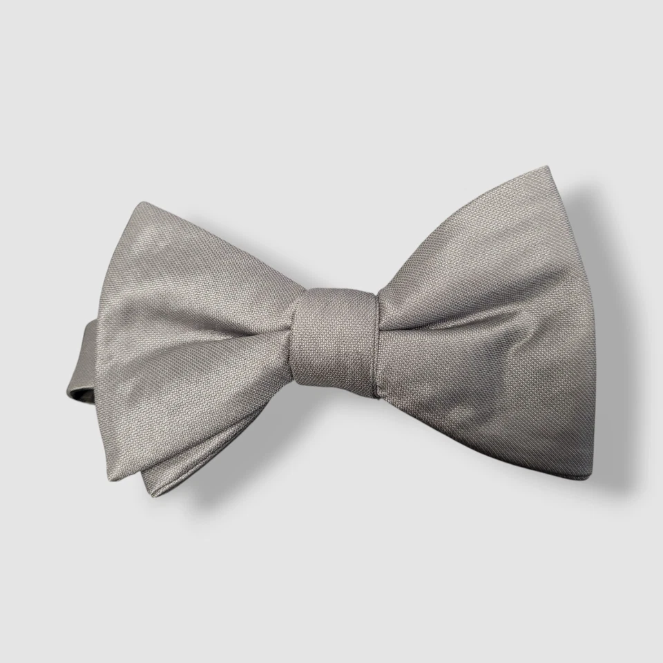 Lazo preatado satinado liso plateado Alfani para hombre Foto 1 de 1