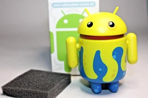 ANDREW BELL ANDROID SERIES 1 OCTOPOID ROBOT DEAD ZEBRA DESIGNER ART TOY GOOGLE - Picture 1 of 3