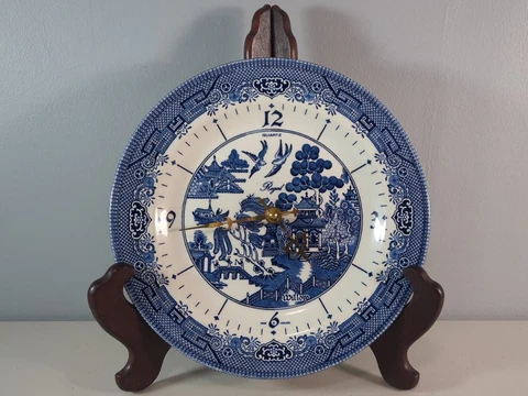 Clock Churchill Quartz Regal Blue Willow made in England Ware Porcelain Plate Cover