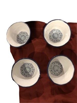 "Juego de 4 cuencos de melamina Cynthia Rowley 3-5/8"" blanco/azul diseño interior excelente" Foto 1 de 4