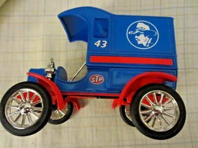 ERTL #43 Richard Petty 1905 Delivery Car Bank 1:25 Scale Die Cast Metal DC143 - Image 1 of 4