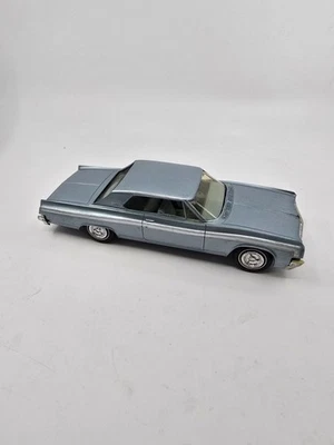 Oldsmobile Starfire 1963 azul hielo metálico 2D techo rígido 1:25 concesionario coche promocional Wh25 Foto 1 de 4