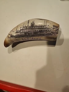 Reproducción de resina vintage Vicksburg bote de remos Scrimshaw diente de ballena 6,5" - Imagen 1 de 3
