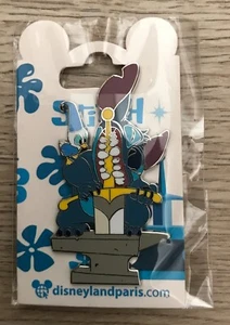 PIN'S PIN DISNEY DISNEYLAND PARIS DLP STITCH EPEE MERLIN ATTRACTION - Imagen 1 de 1