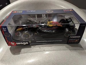 Bburago 1:24 Race F1 Oracle Red Bull RB18 2022 #1 Max Verstappen w/Case 18-28026 - Picture 1 of 8