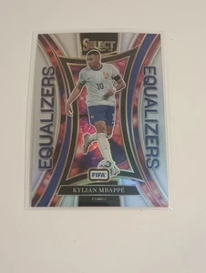 Ecualizadores de fútbol FIFA Kylian Mbappe 2024-25 Panini Select #4 Silver Prizm  - Imagen 1 de 2