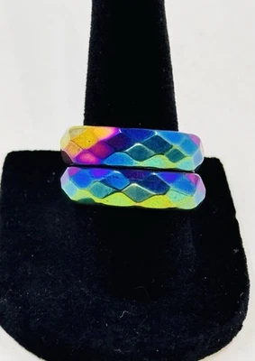 Juego de 2 anillos magnéticos facetados arco iris iridiscente hematita talla 8 nuevos sin etiquetas Foto 1 de 2