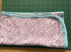 Gerber Baby Thermodecke Rosa Zebra Blauer Rand Sicherheit Lovey Waffelmuster 27" - Bild 1 von 4