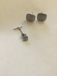 Dolan Bullock 14K White Gold Tie Tack and Matching Cufflinks with Script S - Picture 1 of 11