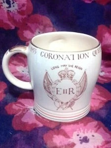 Taza de colección 1953 Reina Isabel II Coronación ER-Corona Devon R1d* - Imagen 1 de 6
