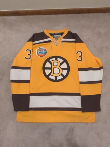 Zdeno Chara Boston Bruins Yellow & Black 2010 Winter Classic CCM NHL Jersey Cover