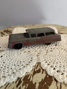 VINTAGE 1950'S TOOTSIETOY FORD COUNTRY SEDAN P-10296 CHICAGO 24 USA 5.5 INCHES - Picture 1 of 3