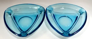 Hazel Atlas CAPRI Ceniceros Azul Triangular "JUEGO DE 2" Excelente Estado MCM - Imagen 1 de 1