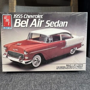 AMT 1955 Chevrolet Bel Air Sedan 1/25 Model Kit - Skill Level 2 - Factory Sealed - Bild 1 von 6