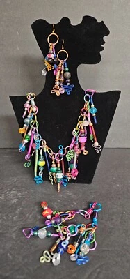 Juego de 3 piezas de joyería hecha a mano aluminio ligero pluma por Dream Crafters Studio Foto 1 de 4