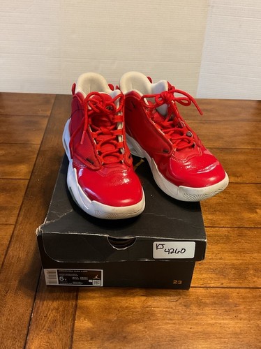 Jordan Max Aura 4 Low University Red DQ8404 601 taglia 5 anni bambini leggi