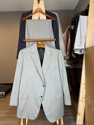 Traje de 2 piezas formal hecho a medida de seda cachemir gris diseñador Astor & Black para hombre Foto 1 de 4