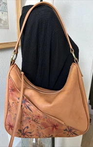 Catálogo Sundance Pintado Floral Recuerdos Bolso de Hombro Cartera Cuero Caramelo BOHO - Imagen 1 de 14