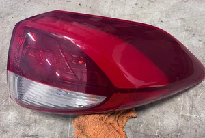 2015-2018 Hyundai Tucson OUTER Tail Light Assembly Right Side PS  #3750 - Picture 1 of 2