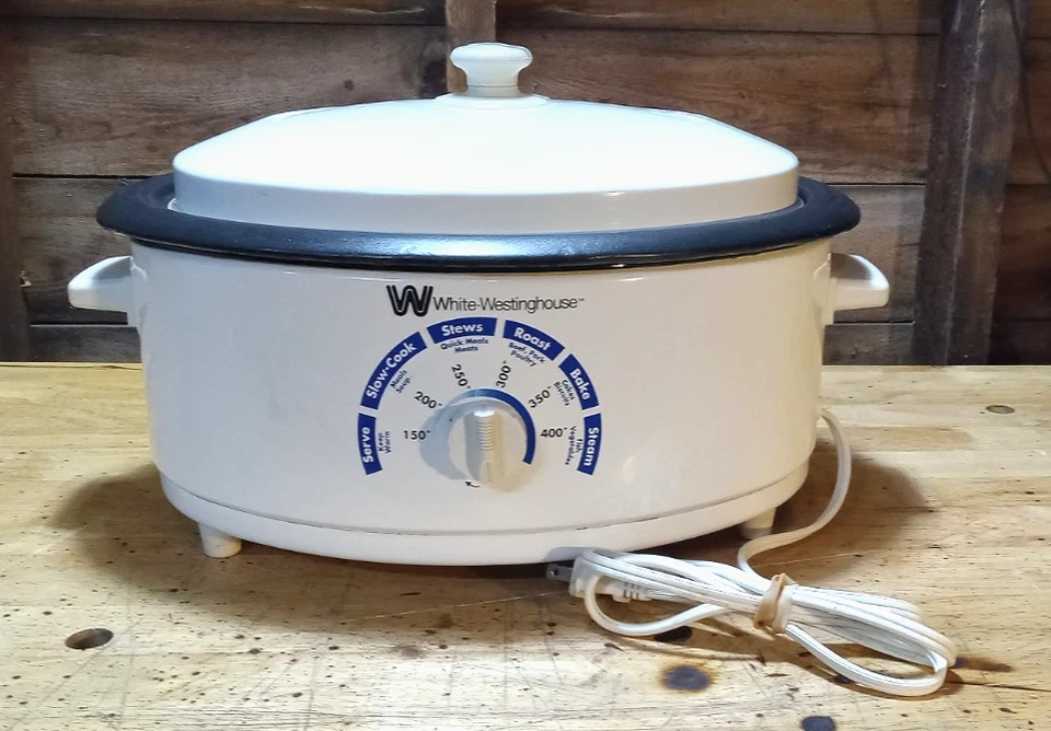 Tostador ovalado blanco de seis cuartos de galón Westinghouse WWOR6 de colección Foto 1 de 4