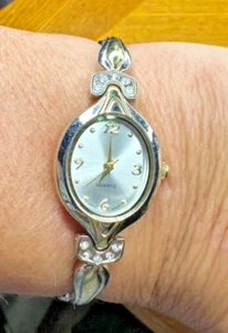 Ladies Silver Tone Dial Oval Case with Crystal Accent Watch - Very Pretty - Picture 1 of 7