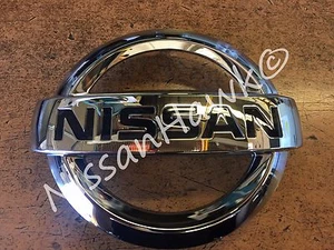 NUEVO EMBLEMA PARRILLA DELANTERA OEM NISSAN 2014-2017 VERSA NOTE - ¡¡SOLO SE AJUSTA A NOTA!!! - Imagen 1 de 4