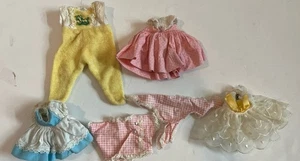 Fünf Vintage 1950 Rogue Ginny Puppenkleidung gemarkt Kleider eines nicht markiert - Bild 1 von 13