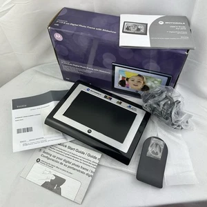 Motorola Digital Photo Frame 7 inch - Boxed with colour changeable frame - Picture 1 of 6