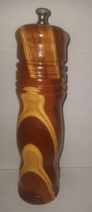 Molinillo de pimienta de madera MCM de colección madera multicolor NUNCA USADO - Imagen 1 de 3