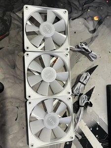 ๐ฅ NZXT F120 RGB Core Triple Pack - 3 x 120mm Hub-Mounted RGB Fans FANS ONLY ๐ฅ - Picture 1 of 4