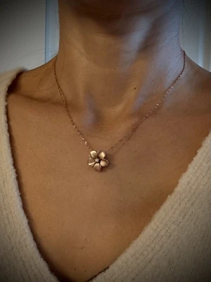 Joyería Maui Divers - Collar floral oro rosa 10k, 16MM/D.05. "Cadena 16"" 1 mm" Foto 1 de 4