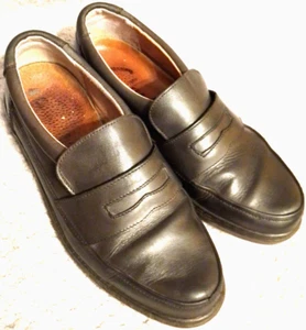 CLARKS BLACK LEATHER LOAFER SLIP ON FLAT SHOES UK 9 G EURO 43 - Picture 1 of 14