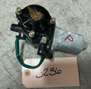 2001-2006 Mitsubishi MONTERO SPORT PASSENGER RIGHT FRONT WINDOW MOTOR #3226 - Picture 1 of 2