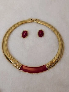 Vintage Monet Omega Halskette Gold & rote Emaille gepaart mit Trifari roten Ohrringen Set - Bild 1 von 11