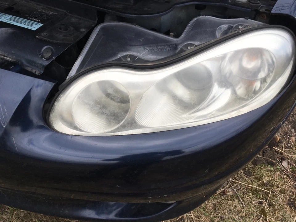 99-04 CHRYSLER LHS & CONCORDE Driver Left SIDE HEADLIGHT ASSEMBLY OEM - Image 1 of 1