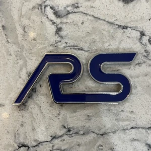 Bota trasera azul insignia RS para Ford Focus Fiesta - Imagen 1 de 2