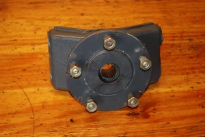 Kubota G2000-S Rear Wheel Hub Flange 66111-46160 with Support 66111-46135 - Picture 1 of 3