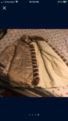 Abrigo de piel sintética Dennis Basso Foto 1 de 4